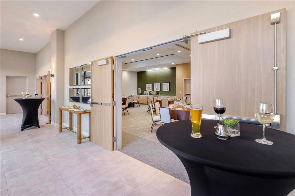 Cambria Airport Hotel